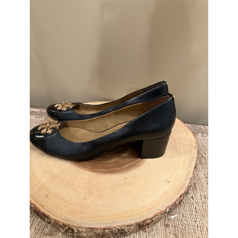 Tory Burch Everly Patent Cap Toe Pump Black Block Heel Shoes Size 9 Gold Logo